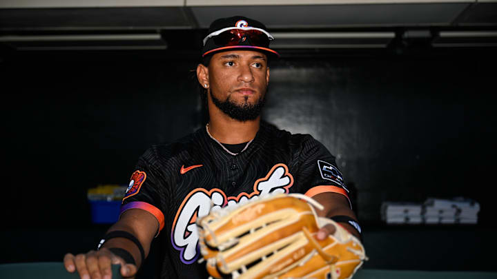 Jul 29, 2025; San Francisco, California, USA; San Francisco Giants right fielder Luis Matos (29) stands in the dugout before the game against the Pittsburgh Pirates at Oracle Park. Mandatory Credit: Eakin Howard-Imagn Images Jul 29, 2025; San Francisco, California, USA; San Francisco Giants right fielder Luis Matos (29) stands in the dugout before the game against the Pittsburgh Pirates at Oracle Park. Mandatory Credit: Eakin Howard-Imagn Images