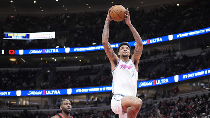 Apr 9, 2025; Chicago, Illinois, USA; Miami Heat center Kel'el Ware (7) dunks against Chicago Bulls forward Patrick Williams (44) during the second half at United Center. Mandatory Credit: David Banks-Imagn Images Apr 9, 2025; Chicago, Illinois, USA; Miami Heat center Kel'el Ware (7) dunks against Chicago Bulls forward Patrick Williams (44) during the second half at United Center. Mandatory Credit: David Banks-Imagn Images
