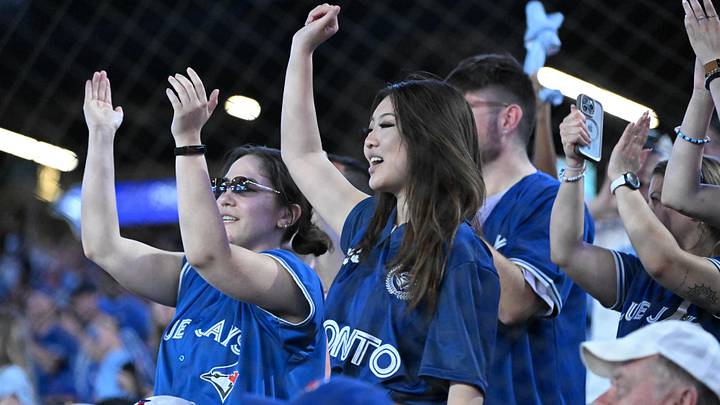 Toronto Blue Jays fans Toronto Blue Jays fans