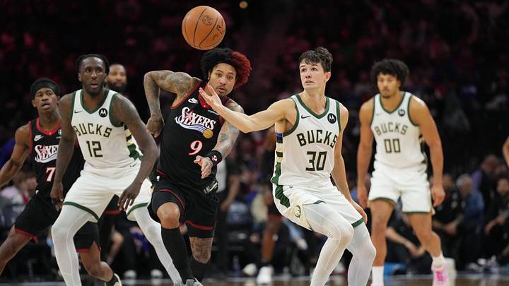 Apr 12, 2026; Philadelphia, Pennsylvania, USA; Milwaukee Bucks guard Cormac Ryan (30) reaches for the ball against Philadelphia 76ers guard Kelly Oubre Jr (9) in the third quarter at Xfinity Mobile Arena. Mandatory Credit: Kyle Ross-Imagn Images Apr 12, 2026; Philadelphia, Pennsylvania, USA; Milwaukee Bucks guard Cormac Ryan (30) reaches for the ball against Philadelphia 76ers guard Kelly Oubre Jr (9) in the third quarter at Xfinity Mobile Arena. Mandatory Credit: Kyle Ross-Imagn Images