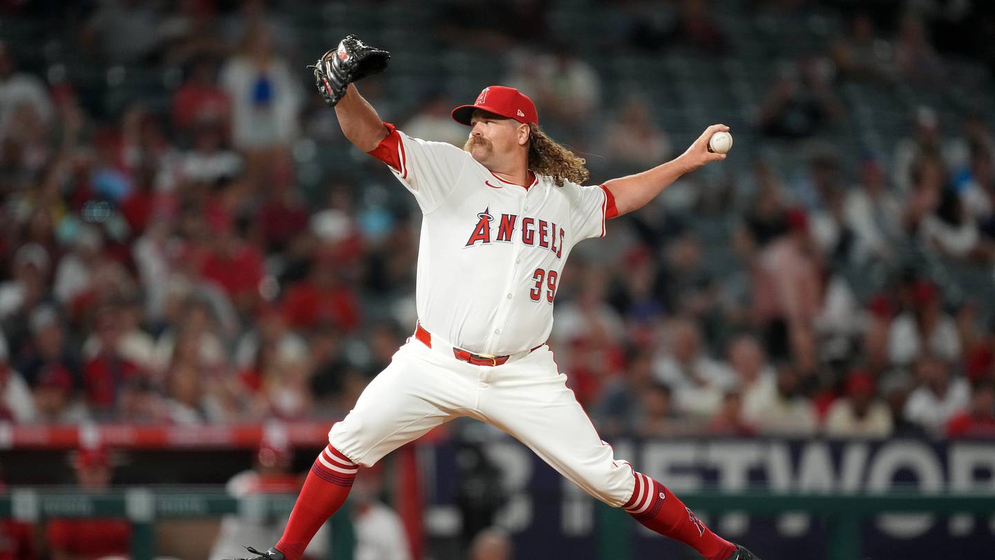 Cardinals Potential Andrew Chafin Fit Comes With a Catch