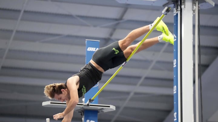 Mar 14, 2025; Virginia Beach, VA, USA; Kobe Babin of South Florida places second in the pole vault at 18-6 3/4 (5.66m)during the NCAA Indoor Championships at the Virginia Beach Sports Center. Mandatory Credit: Kirby Lee-Imagn Images