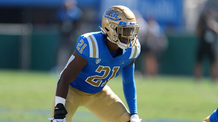 Aug 28, 2021; Pasadena, California, USA; UCLA Bruins linebacker JonJon Vaughns (21) in the fourth quarter against the Hawaii Rainbow Warriors at Rose Bowl. Mandatory Credit: Kirby Lee-Imagn Images Aug 28, 2021; Pasadena, California, USA; UCLA Bruins linebacker JonJon Vaughns (21) in the fourth quarter against the Hawaii Rainbow Warriors at Rose Bowl. Mandatory Credit: Kirby Lee-Imagn Images