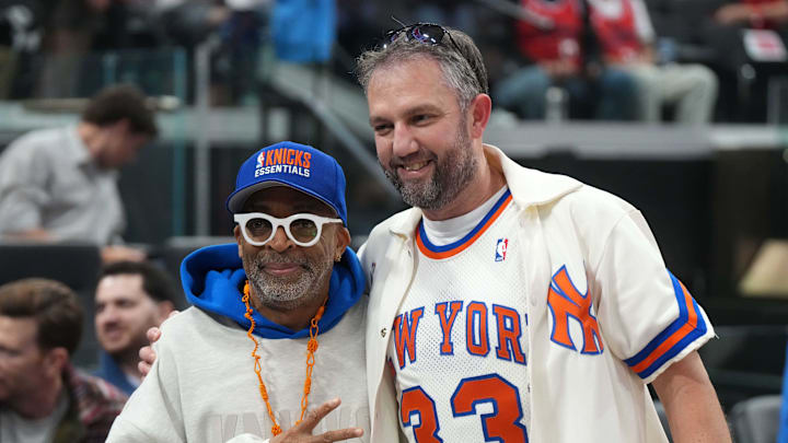Mar 7, 2025; Inglewood, California, USA; Spike Lee (left) poses with a New York Knicks fan during the game against the LA Clippers at the Intuit Dome. Mandatory Credit: Kirby Lee-Imagn Images Mar 7, 2025; Inglewood, California, USA; Spike Lee (left) poses with a New York Knicks fan during the game against the LA Clippers at the Intuit Dome. Mandatory Credit: Kirby Lee-Imagn Images