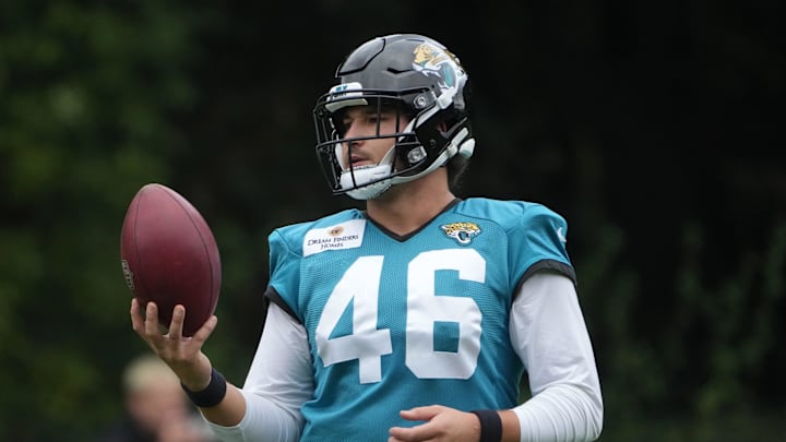 Oct 16, 2024; Watford, United Kingdom; Jacksonville Jaguars long snapper Ross Matiscik (46) during practice at The Grove. Mandatory Credit: Kirby Lee-Imagn Images Oct 16, 2024; Watford, United Kingdom; Jacksonville Jaguars long snapper Ross Matiscik (46) during practice at The Grove. Mandatory Credit: Kirby Lee-Imagn Images