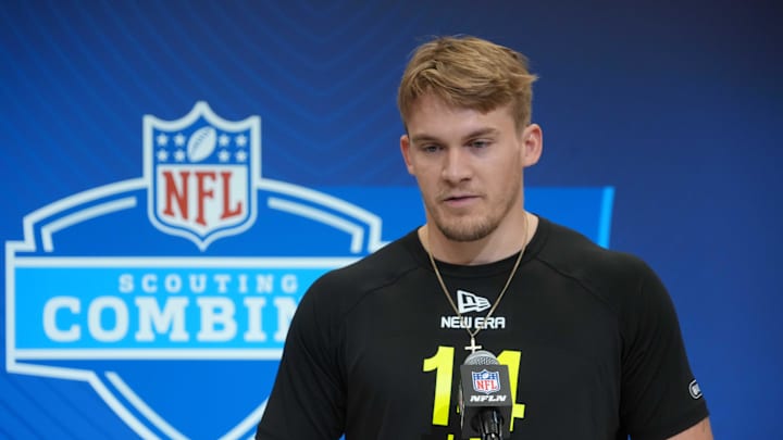 Feb 26, 2025; Indianapolis, IN, USA; Minnesota linebacker Cody Lindenberg (LB14) during the 2025 NFL Scouting Combine at the Indiana Convention Center. Mandatory Credit: Kirby Lee-Imagn Images Feb 26, 2025; Indianapolis, IN, USA; Minnesota linebacker Cody Lindenberg (LB14) during the 2025 NFL Scouting Combine at the Indiana Convention Center. Mandatory Credit: Kirby Lee-Imagn Images