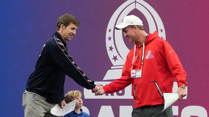 Collectors will be chasing cards from the personal collection of quarterback brothers Peyton and Eli Manning on PSA's Super Bowl Spotlight Auction on eBay. Collectors will be chasing cards from the personal collection of quarterback brothers Peyton and Eli Manning on PSA's Super Bowl Spotlight Auction on eBay.