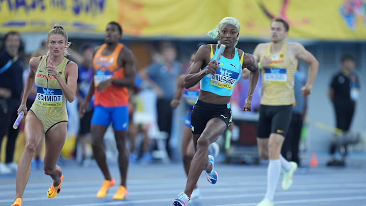 Alica Schmidt (GER) and Shaunae Miller-Uibo (BAH) run the second leg in the mixed 4 x 400m relay during the World Athletics Relays at Thomas A. Robinson National Stadium.