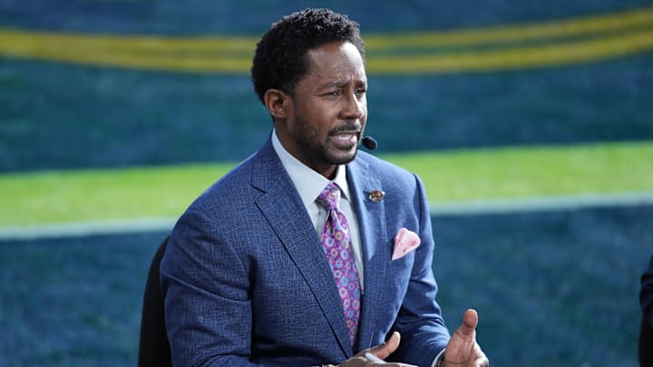 Jan 1, 2024; Pasadena, CA, USA; Desmond Howard on the ESPN College Gameday set at the 2024 Rose Bowl college football playoff semifinal game at Rose Bowl. Mandatory Credit: Kirby Lee-Imagn Images