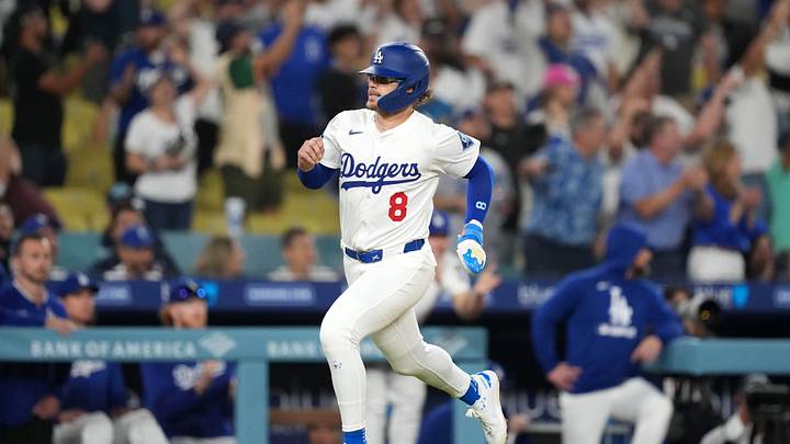 May 20, 2025; Los Angeles, California, USA; Los Angeles Dodgers center fielder Kike Hernandez (8) scores in the 10th inning against the Arizona Diamondbacks at Dodger Stadium. Mandatory Credit: Kirby Lee-Imagn Images May 20, 2025; Los Angeles, California, USA; Los Angeles Dodgers center fielder Kike Hernandez (8) scores in the 10th inning against the Arizona Diamondbacks at Dodger Stadium. Mandatory Credit: Kirby Lee-Imagn Images