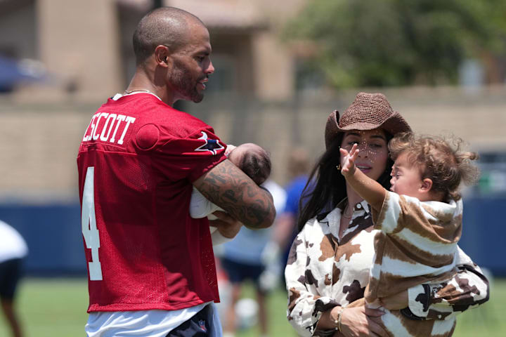 Dak Prescott's baby girl, fiancée dress as matching cowboys for Cowboys training camp