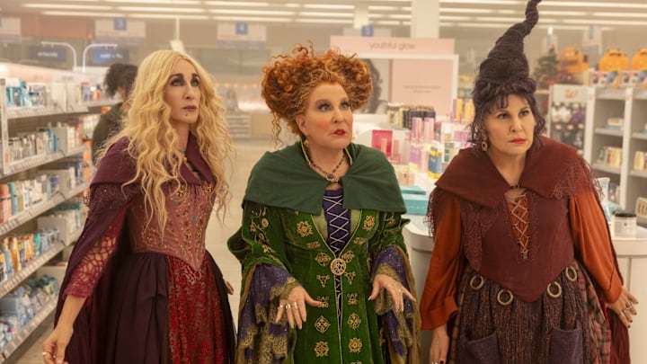 (L-R): Sarah Jessica Parker as Sarah Sanderson, Bette Midler as Winifred Sanderson, and Kathy Najimy as Mary Sanderson in HOCUS POCUS 2, exclusively on Disney+. 