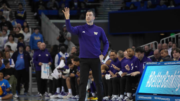 Dec 3, 2024; Los Angeles, California, USA; Washington Huskies head coach Danny Sprinkle gestures in the first half against the UCLA Bruins at Pauley Pavilion presented by Wescom. Mandatory Credit: Kirby Lee-Imagn Images Dec 3, 2024; Los Angeles, California, USA; Washington Huskies head coach Danny Sprinkle gestures in the first half against the UCLA Bruins at Pauley Pavilion presented by Wescom. Mandatory Credit: Kirby Lee-Imagn Images