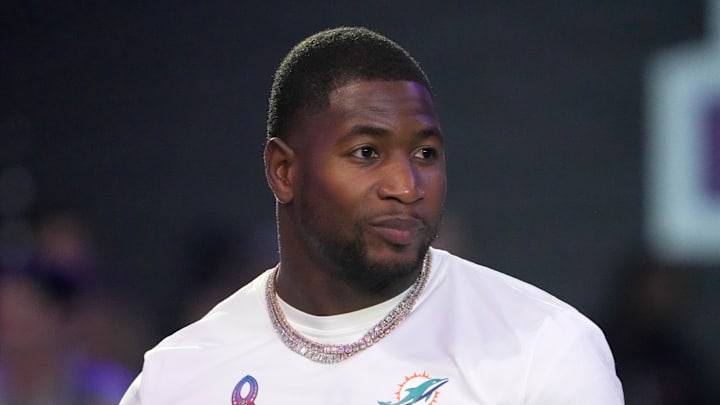 AFC tight end Jonnu Smith of the Miami Dolphins during the Pro Bowl Skills Challenge at Nicholson Fieldhouse. AFC tight end Jonnu Smith of the Miami Dolphins during the Pro Bowl Skills Challenge at Nicholson Fieldhouse.