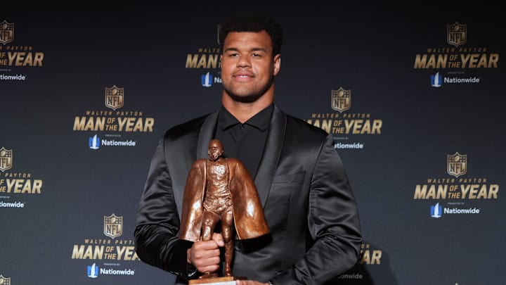 Feb 6, 2025; New Orleans, LA, USA; Jacksonville Jaguars defensive end Arik Armstead poses with the Walter Payton Man of the Year award during Super Bowl LIX NFL Honors at Saenger Theatre. Mandatory Credit: Kirby Lee-Imagn Images Feb 6, 2025; New Orleans, LA, USA; Jacksonville Jaguars defensive end Arik Armstead poses with the Walter Payton Man of the Year award during Super Bowl LIX NFL Honors at Saenger Theatre. Mandatory Credit: Kirby Lee-Imagn Images