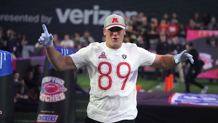 Jan 30, 2025; Orlando, FL, USA; AFC tight end Brock Bowers of the Las Vegas Raiders (89) during the Satisfying Catches event during the Pro Bowl Skills Challenge at Nicholson Fieldhouse. Mandatory Credit: Kirby Lee-Imagn Images Jan 30, 2025; Orlando, FL, USA; AFC tight end Brock Bowers of the Las Vegas Raiders (89) during the Satisfying Catches event during the Pro Bowl Skills Challenge at Nicholson Fieldhouse. Mandatory Credit: Kirby Lee-Imagn Images