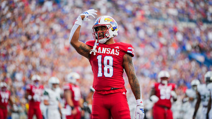Kansas football tight DeShawn Hanika