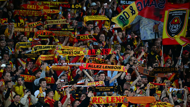 Les Sang et Or pendant la rencontre