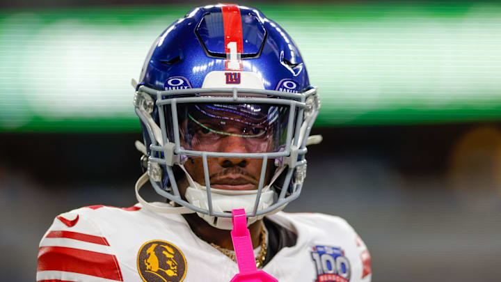 Nov 28, 2024; Arlington, Texas, USA; New York Giants wide receiver Malik Nabers (1) warms up prior to the game against the Dallas Cowboys at AT&T Stadium. 
