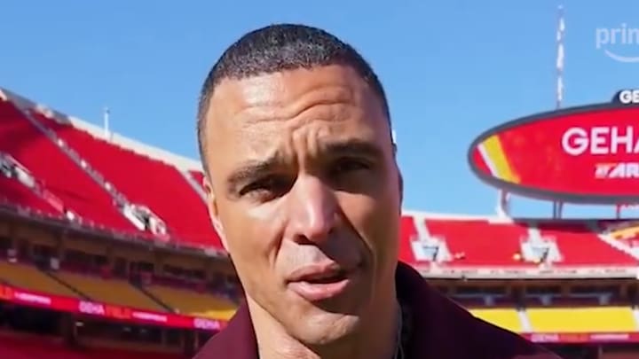 Pro Football Hall of Fame Tony Gonzalez congratulates Kansas City Chiefs tight end Travis Kelce for breaking his franchise record during a Christmas Day game against the Pittsburgh Steelers. 