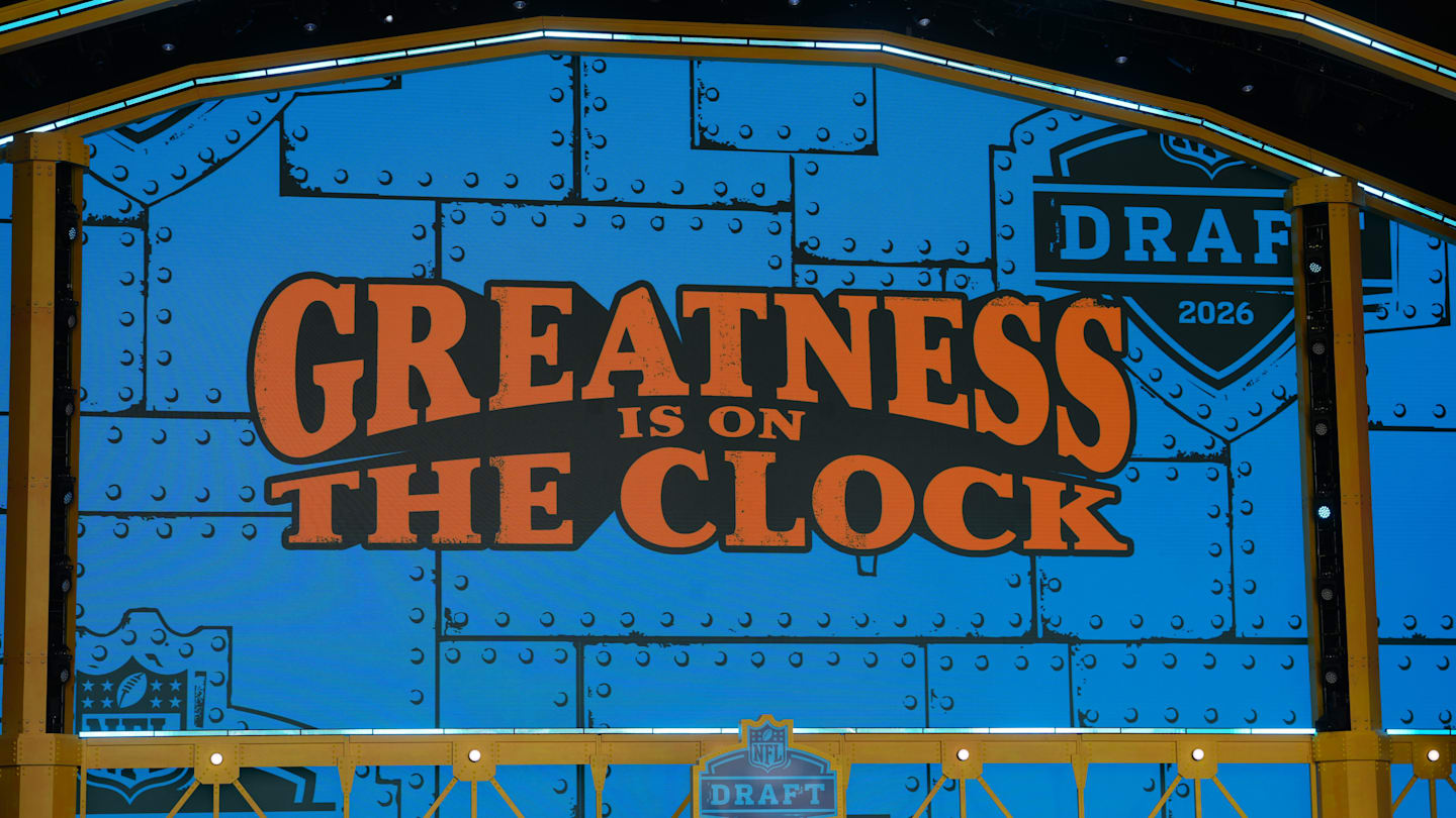 Last-Minute Bears NFL Mock Draft With Trade to Fend Off Competitor for ...