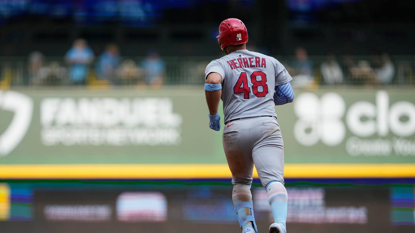 Cardinals' Star Catcher Iván Herrera Injured, Out Weeks