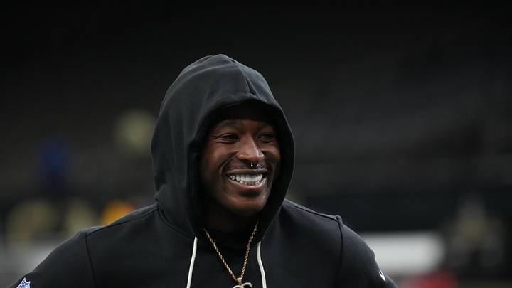 Oct 26, 2025; New Orleans, Louisiana, USA; New Orleans Saints running back Alvin Kamara (41) warms up before a game against the Tampa Bay Buccaneers at Caesars Superdome. Mandatory Credit: Matthew Hinton-Imagn Images