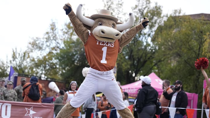 Nov 1, 2025; Austin, Texas, USA; Texas Longhorns mascot Hook ëEm during the Bevo Parade before a game against the Vanderbilt Commodores at Darrell K Royal-Texas Memorial Stadium. Mandatory Credit: Scott Wachter-Imagn Images Nov 1, 2025; Austin, Texas, USA; Texas Longhorns mascot Hook ëEm during the Bevo Parade before a game against the Vanderbilt Commodores at Darrell K Royal-Texas Memorial Stadium. Mandatory Credit: Scott Wachter-Imagn Images