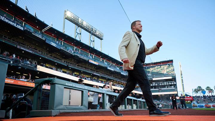 Aug 29, 2026; San Francisco, California, USA; Former San Francisco Giants player Jeff Kent is introduced during a ceremony honoring his MLB Hall of Fame induction before a game against the Arizona Diamondbacks at Oracle Park. Mandatory Credit: Robert Edwards-Imagn Images