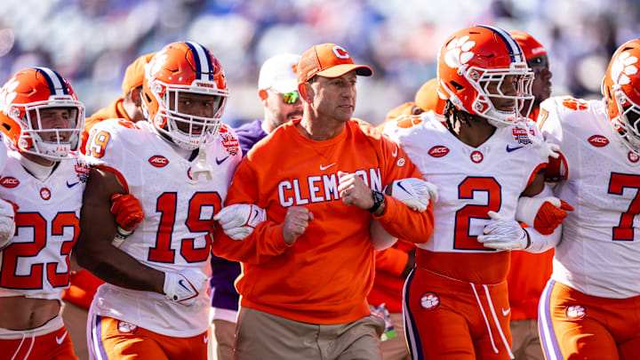 TaxSlayer Gator Bowl - Clemson v Kentucky