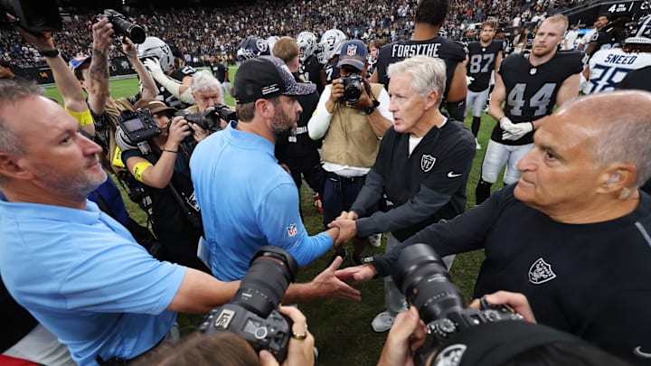 Tennessee Titans v Las Vegas Raiders
