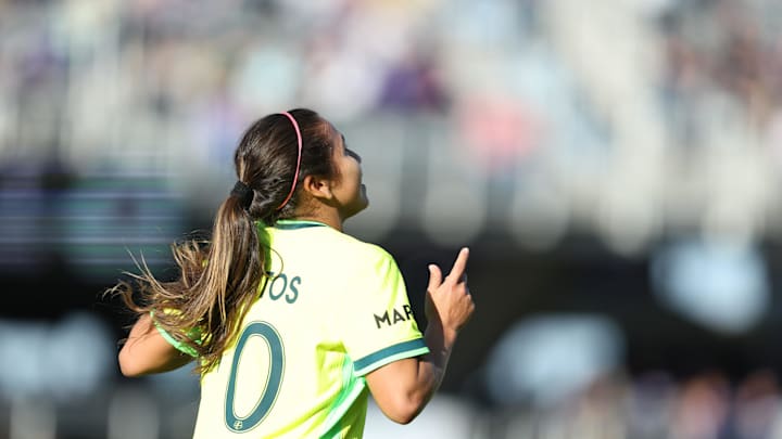 Washington Spirit midfielder Leicy Santos (10) celebrates her goal during the second half against Racing Louisville FC 