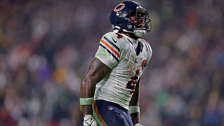 Chicago Bears running back D'Andre Swift (4) celebrates
