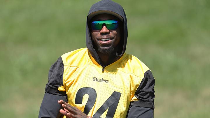 Jul 30, 2026; Latrobe, PA, USA; Pittsburgh Steelers cornerback Joey Porter Jr. (24) observes training camp drills at Saint Vincent College. Mandatory Credit: Charles LeClaire-Imagn Images Jul 30, 2026; Latrobe, PA, USA; Pittsburgh Steelers cornerback Joey Porter Jr. (24) observes training camp drills at Saint Vincent College. Mandatory Credit: Charles LeClaire-Imagn Images