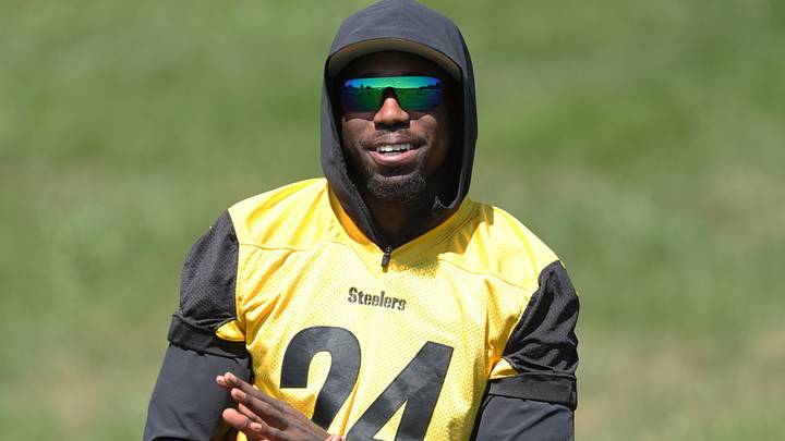 Jul 30, 2026; Latrobe, PA, USA; Pittsburgh Steelers cornerback Joey Porter Jr. (24) observes training camp drills at Saint Vincent College. Mandatory Credit: Charles LeClaire-Imagn Images Jul 30, 2026; Latrobe, PA, USA; Pittsburgh Steelers cornerback Joey Porter Jr. (24) observes training camp drills at Saint Vincent College. Mandatory Credit: Charles LeClaire-Imagn Images