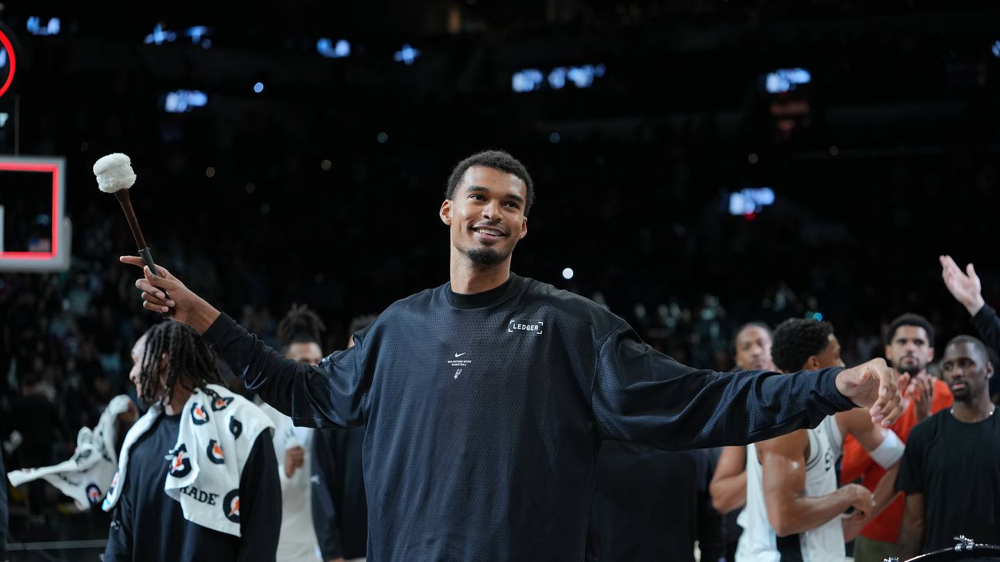 Spurs Travel to Face Shorthanded Utah Jazz in Salt Lake City