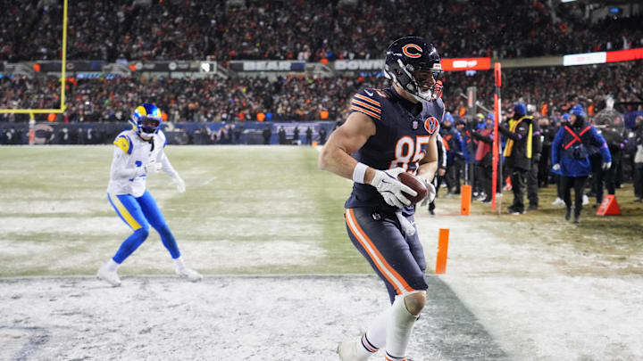 Jan 18, 2026; Chicago, IL, USA; Chicago Bears tight end Cole Kmet (85) catches a fourteen-yard touchdown pass thrown by quarterback Caleb Williams (not pictured) against Los Angeles Rams cornerback Cobie Durant (14) with eighteen seconds remaining in the fourth quarter of an NFC Divisional Round game at Soldier Field. Mandatory Credit: David Banks-Imagn Images