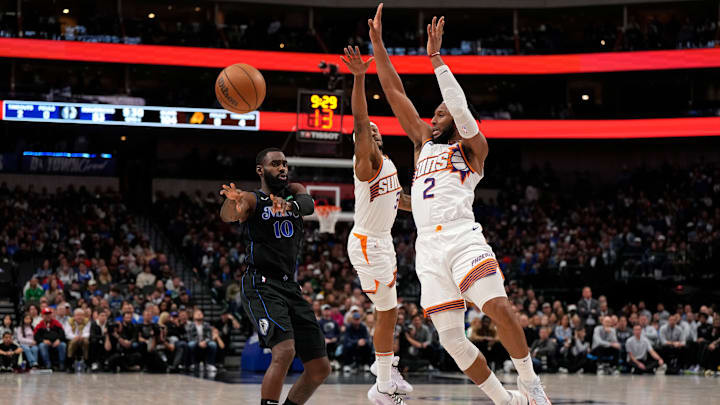 Phoenix Suns v Dallas Mavericks
