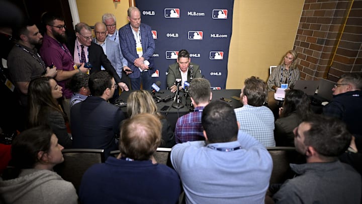  New York Mets manager Carlos Mendoza speaks to the media at the 2024 Winter Meetings.