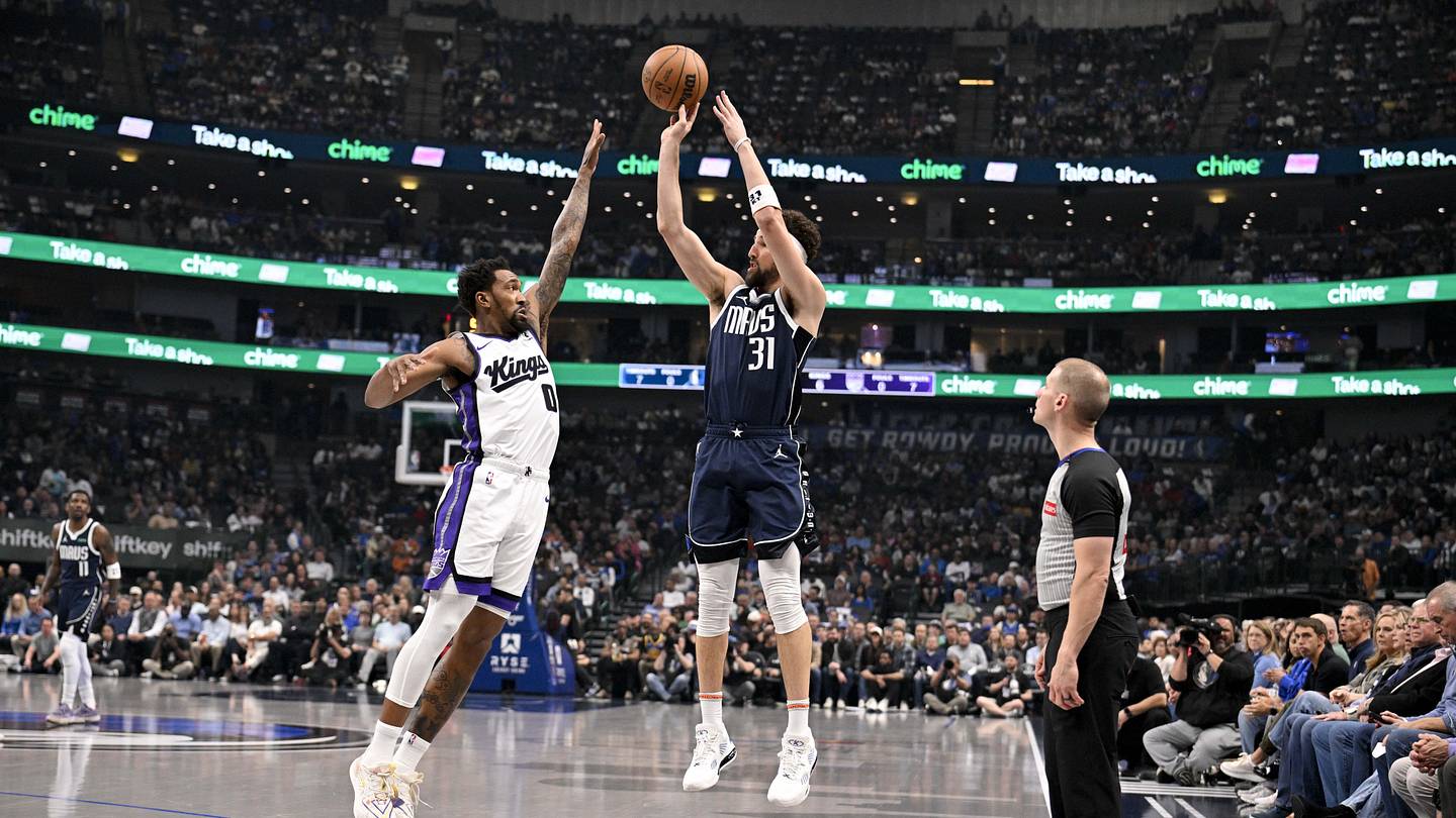New Blockbuster Three-Team Trade Proposal Sends Malik Monk to Dallas ...