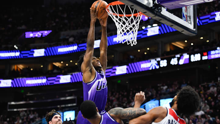 Collin Sexton throws it down against Washington