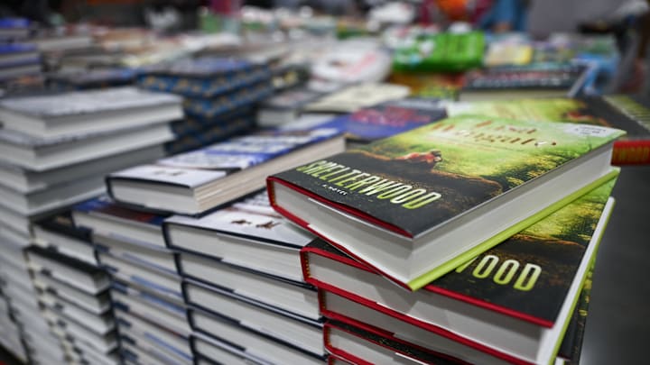 US-ECONOMY-RETAIL-BOOKS