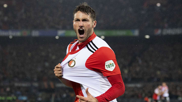 Santiago Giménez en la mira de otro equipo europeo