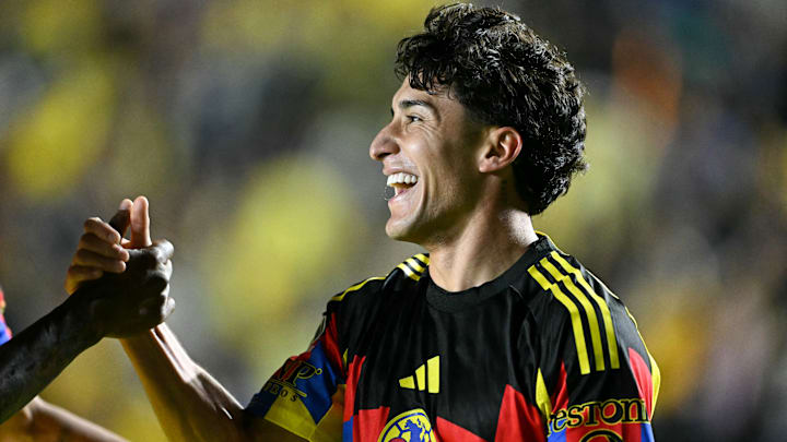 El extremo mexicoamericano Alejandro Zendejas era extrañado por la afición azulcrema El extremo mexicoamericano Alejandro Zendejas era extrañado por la afición azulcrema