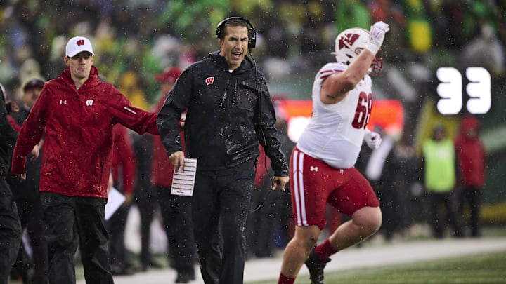 Oct 25, 2025; Eugene, Oregon, USA; Wisconsin Badgers head coach Luke Fickell instructs players during the first half against the Oregon Ducks at Autzen Stadium. Mandatory Credit: Troy Wayrynen-Imagn Images Oct 25, 2025; Eugene, Oregon, USA; Wisconsin Badgers head coach Luke Fickell instructs players during the first half against the Oregon Ducks at Autzen Stadium. Mandatory Credit: Troy Wayrynen-Imagn Images