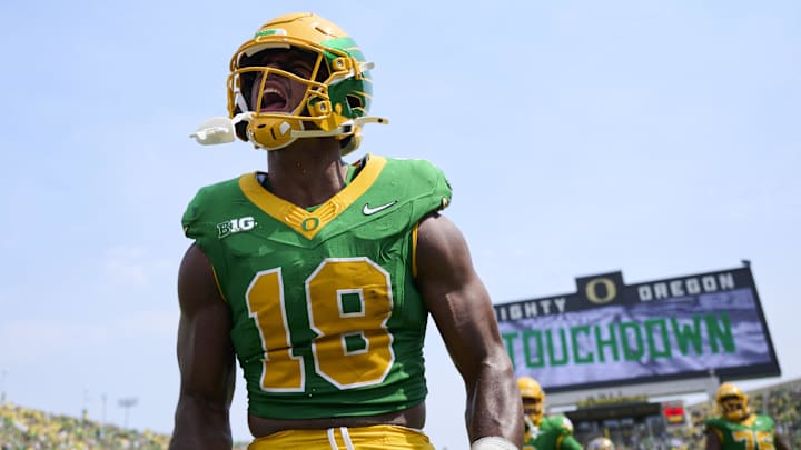 Oregon Ducks tight end Kenyon Sadiq