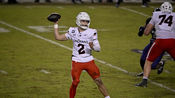 Nov 29, 2025; Fort Worth, Texas, USA; Cincinnati Bearcats quarterback Brendan Sorsby (2) throws the ball during the game between the Horned Frogs and the Bearcats at Amon G. Carter Stadium. Mandatory Credit: Jerome Miron-Imagn Images Nov 29, 2025; Fort Worth, Texas, USA; Cincinnati Bearcats quarterback Brendan Sorsby (2) throws the ball during the game between the Horned Frogs and the Bearcats at Amon G. Carter Stadium. Mandatory Credit: Jerome Miron-Imagn Images