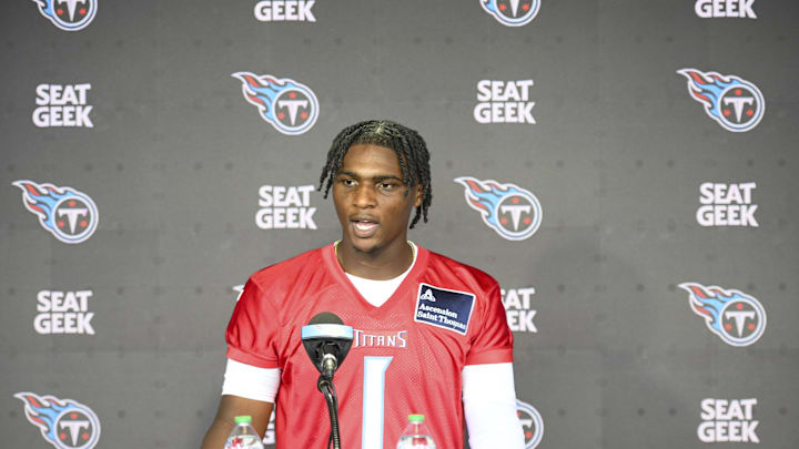 Tennessee Titans quarterback Cam Ward talks with reporters after his first day of rookie mini camp. Mandatory Credit: Steve Roberts-Imagn Images