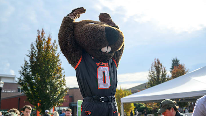 Nov 9, 2024; Corvallis, Oregon, USA; Oregon State Beavers mascot Benny Beaver waves to the fans before the game against the San Jose State Spartans at Reser Stadium. Mandatory Credit: Craig Strobeck-Imagn Images Nov 9, 2024; Corvallis, Oregon, USA; Oregon State Beavers mascot Benny Beaver waves to the fans before the game against the San Jose State Spartans at Reser Stadium. Mandatory Credit: Craig Strobeck-Imagn Images