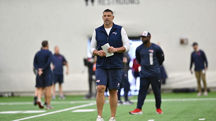 Jun 10, 2025; Foxborough, MA, USA; New England Patriots head coach Mike Vrabel watches over practice during minicamp held in the WIN Field House at Gillette Stadium. Mandatory Credit: Eric Canha-Imagn Images